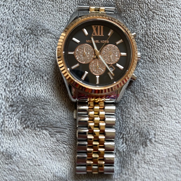 Michael Kors Lexington watch - Picture 2 of 5